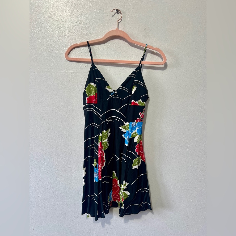 Forever21 NWT Black Floral V-Neck Mini Dress - Small - Picture 5 of 12